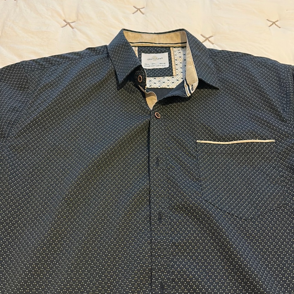 Men’s button down shirt short sleeve